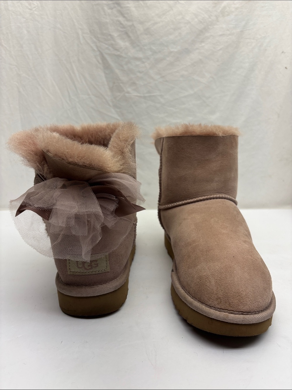 UGG Classic Mini Boot with bow on back, SZ 6 women’s, box 78